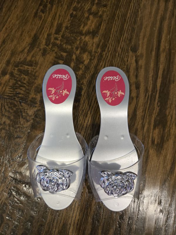 Besse girls dress up silver shoes plastic size 1