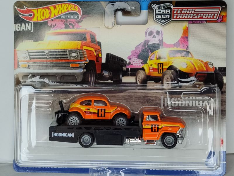 Hot Wheels Team Transport Series #31 VW Baja Bug & Hauler