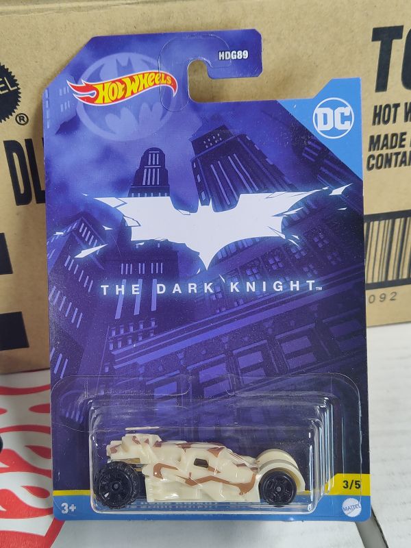 Hot Wheels HDK68 Batman Series The Dark Knight Batmobile