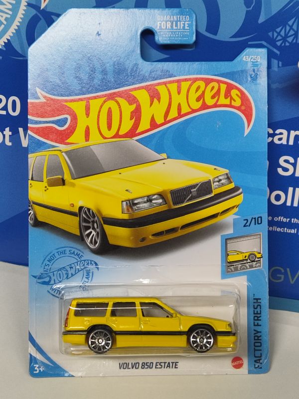 Hot Wheels Factory Fresh Series #2 Volvo 850 Estate Yellow