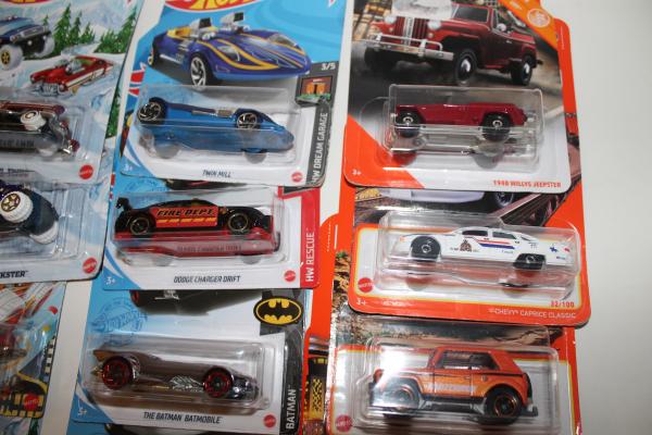 Lot of 10 Hot Wheels/ 6 Matchbox Vehicles New In Package (16