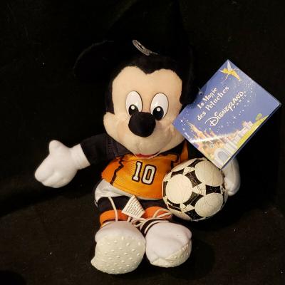 VINTAGE DISNEY PARIS TENNIS MINNIE SOCCER MICKEY 8