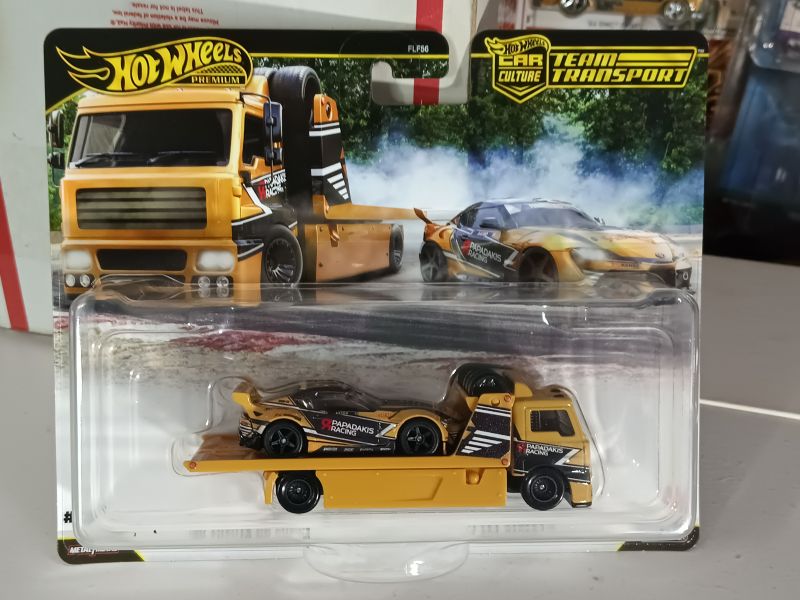 Hot Wheels Team Transport '20 Toyota GR Supra and Fleet Haul