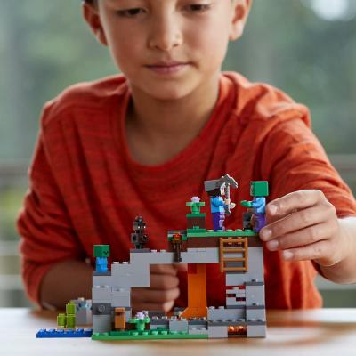 LEGO Minecraft The Zombie Cave 21141