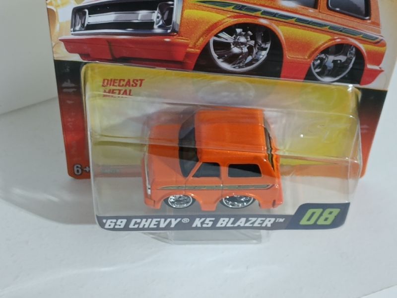 Car Tuned Series 1 #08 '69 Chevy K5 Blazer PEGHOOK CREASED